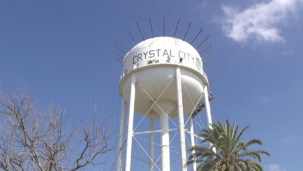 Image: Citizen scientists call on Crystal City residents to submit water samples for testing, following reports of contamination