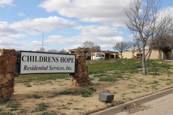 Image: Texas foster children housed in deplorable living conditions, sleeping in CPS offices