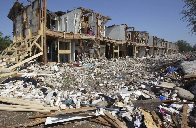 Image: West, Texas fertilizer explosion worsened by improper chemical storage; fire set intentionally, reports finds